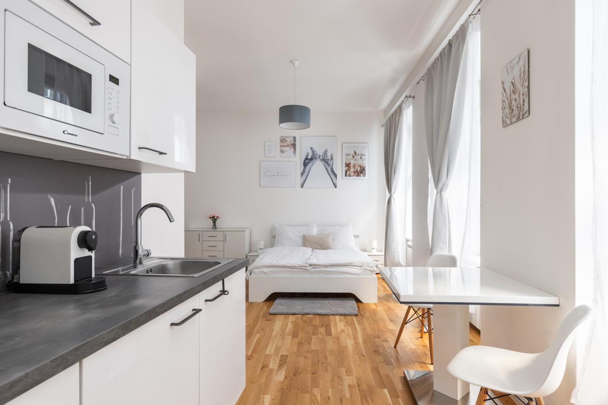 Stay2Gether Beige Nest - Metro Florenc Praag Buitenkant foto