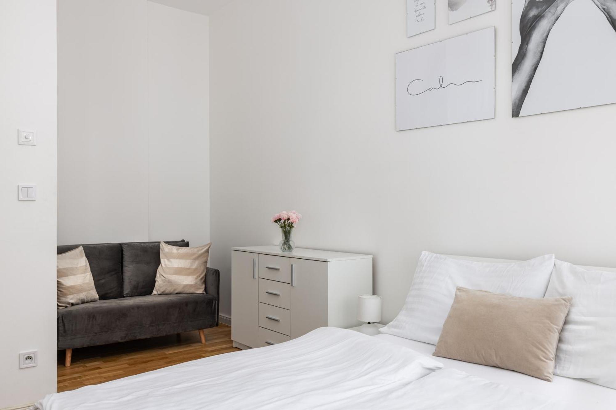 Stay2Gether Beige Nest - Metro Florenc Praag Buitenkant foto